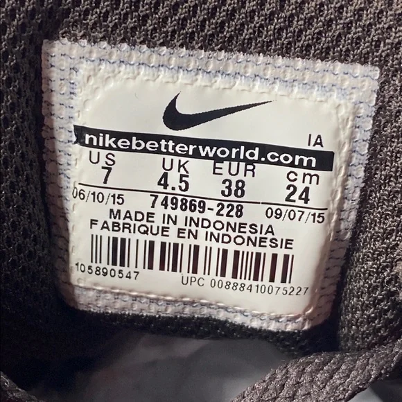 Women’s Nike MD Runner 2 size 7 (749869 228) - Picture 7 of 9